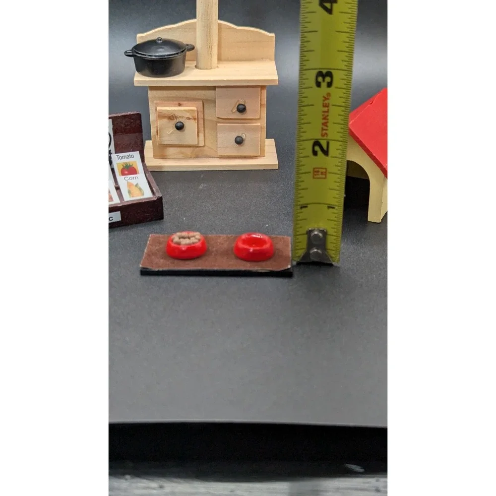Miniatures Miscellaneous Grab Bag Stove Seed Display‎ Dog House Dog Bowls